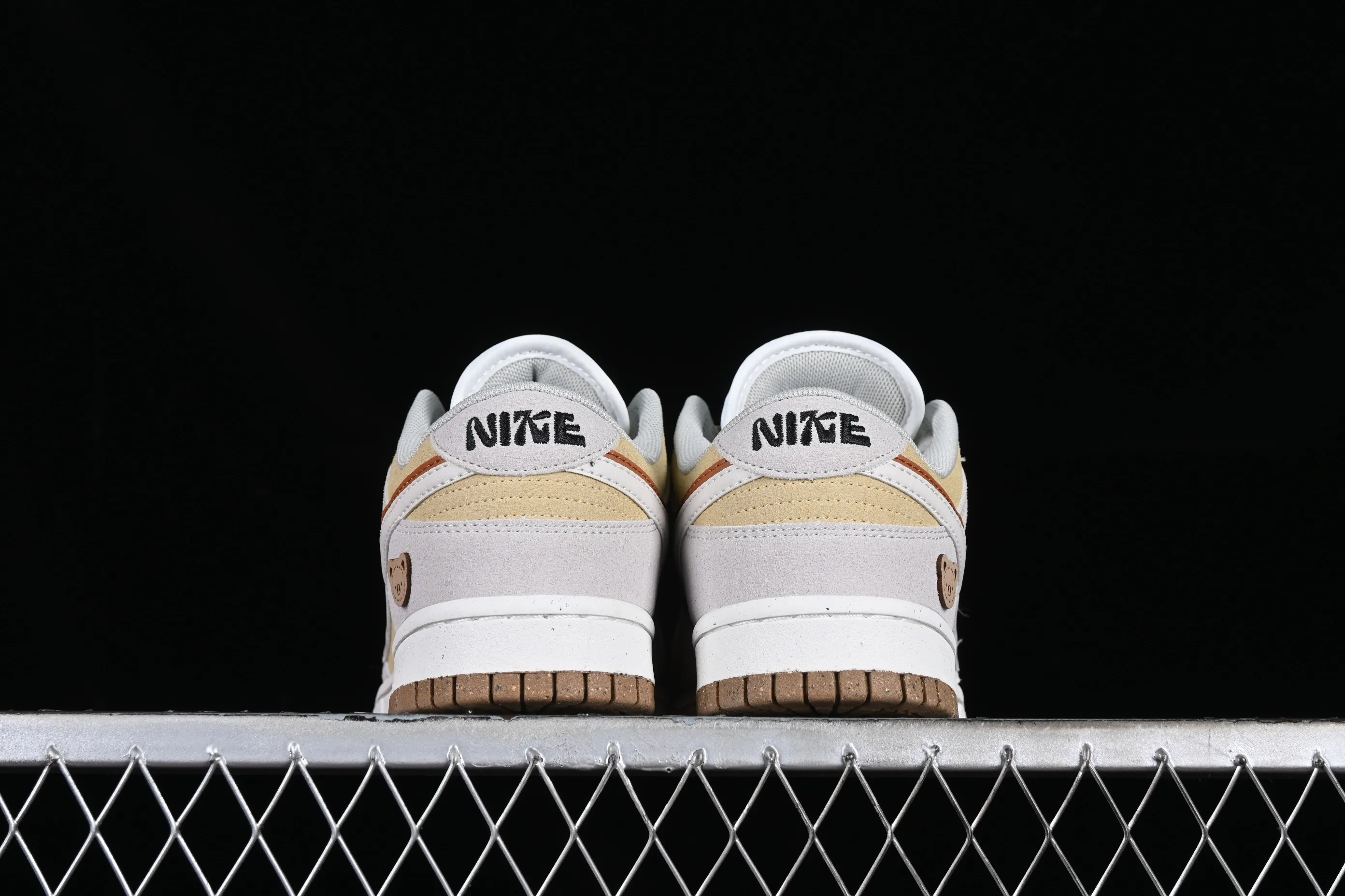 All Categories Nk SB Dunk Series Nk SB Dunk Low Low-top sneakers Cost-effective version Nk SB Dunk Low "85" double hook SB low-top sports and leisure sneakers DO9457-109